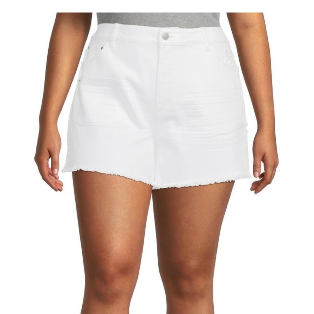 Terra & Sky Women’s Plus Size Highrise Vintage White Boyfriend Shorts Size 22